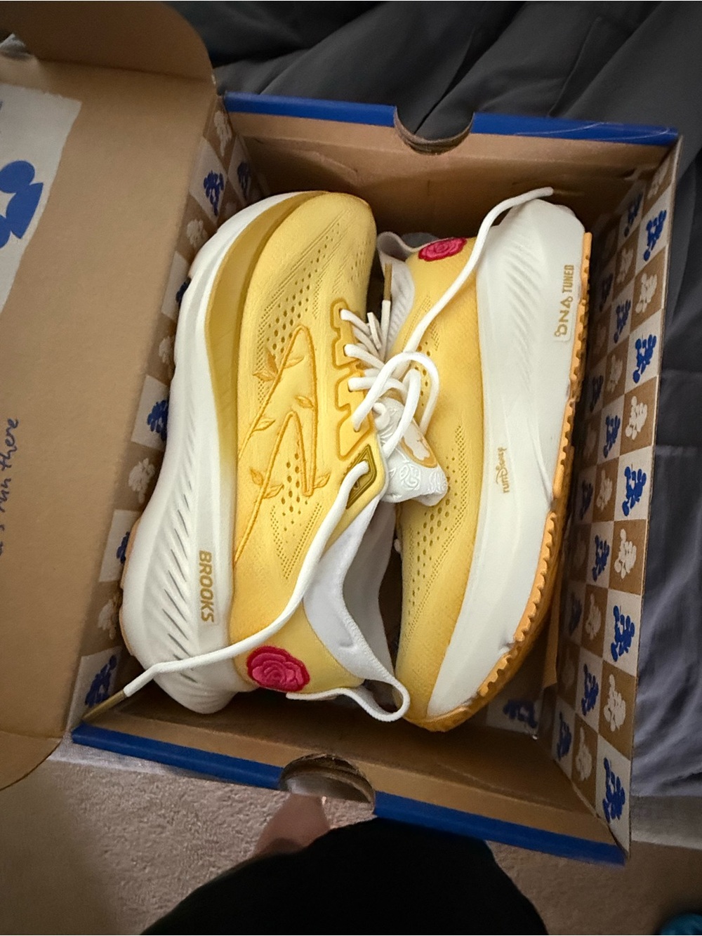 Brooks RunDisney Belle edition